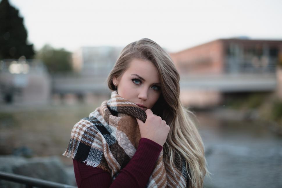 statement scarfs in winter trendy clothes
